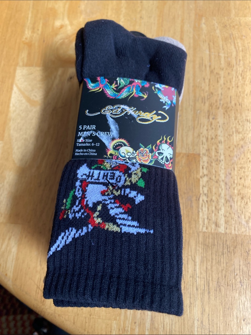 ! Ed Hardy Mens 5 Pairs Cushioned Crew Socks colors, Size 6-12, NWT